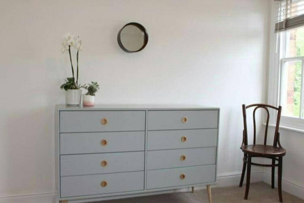 Luxury Townhouse In Town Centre, Views, River Walk, Free Parking Shrewsbury Eksteriør bilde