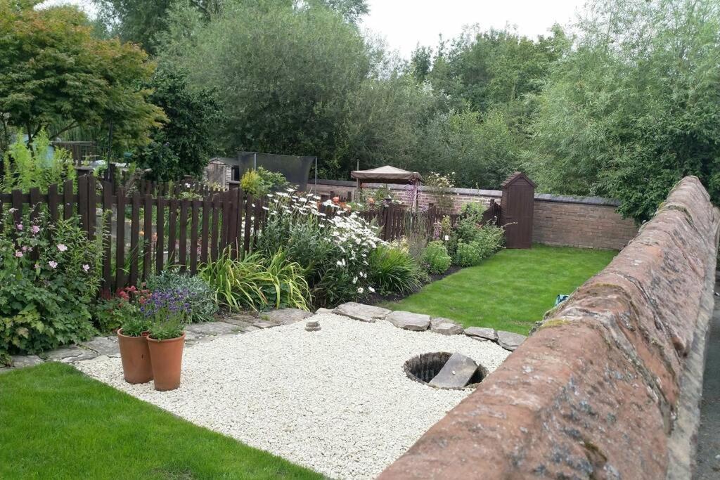Luxury Townhouse In Town Centre, Views, River Walk, Free Parking Shrewsbury Eksteriør bilde
