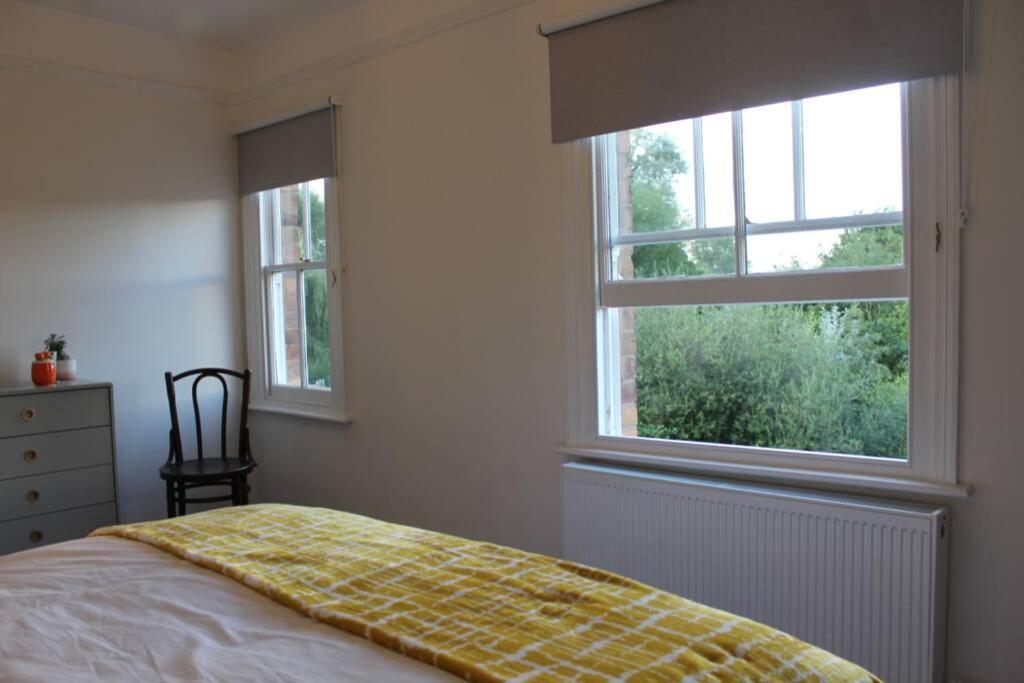 Luxury Townhouse In Town Centre, Views, River Walk, Free Parking Shrewsbury Eksteriør bilde